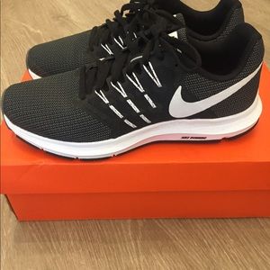 run swift lightweight running shoe